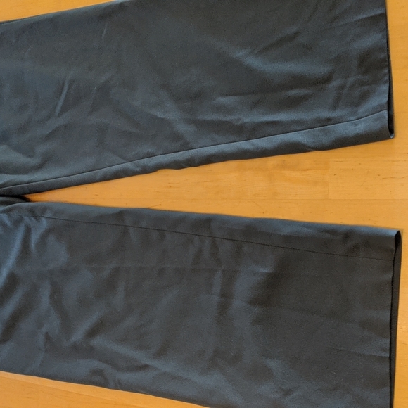 Van Heusen dress pants - Picture 2 of 4